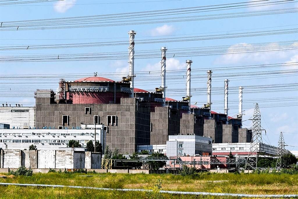 烏克蘭指恐俄軍從各方向向札波羅熱（Zaporizhzhia）核電廠開火，導致核電廠起火。（資料照／TPG、達志影像）