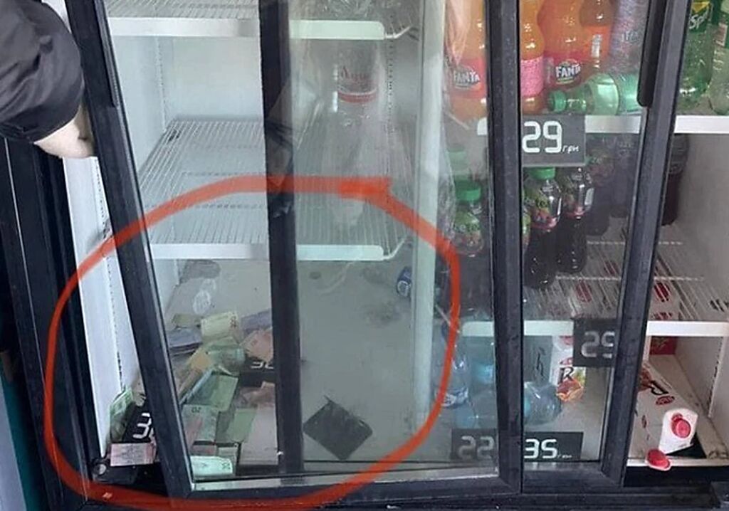 網友分享烏克蘭人「買水把錢放冰箱」，掀起全球熱議。（翻攝推特）
