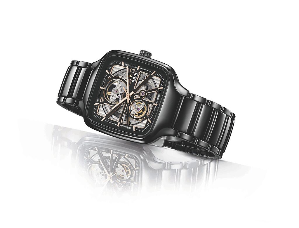 Rado瑞士雷達表TRUE SQUARE真我系列方形高科技陶瓷鏤空自動腕錶， 7萬1100。 （Rado瑞士雷達表提供）