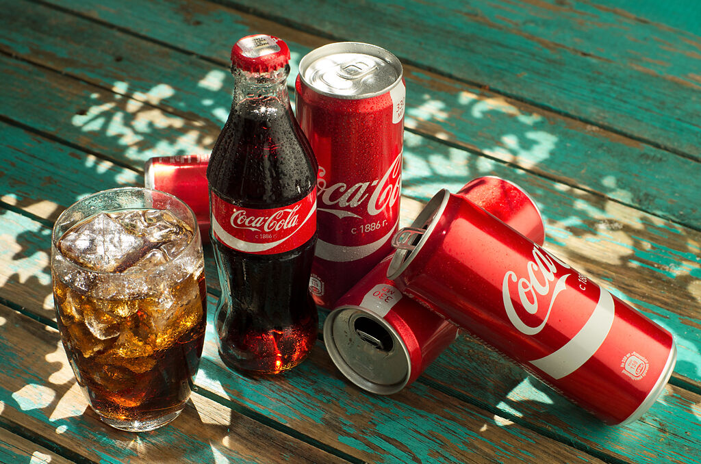太古可口可樂證實有「肥宅快樂水」之稱的可樂，將於4月1日起開始調整價格。（示意圖／Shutterstock）