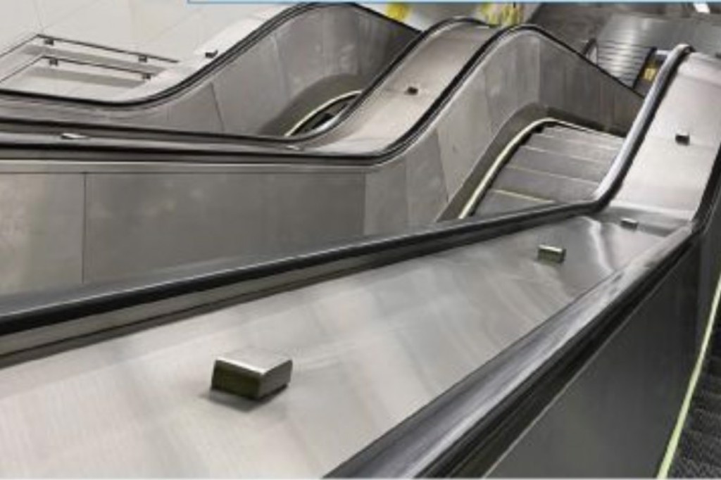 台北捷運近期問網友手扶梯上的突起物是什麼？(圖/截取自台北捷運臉書)