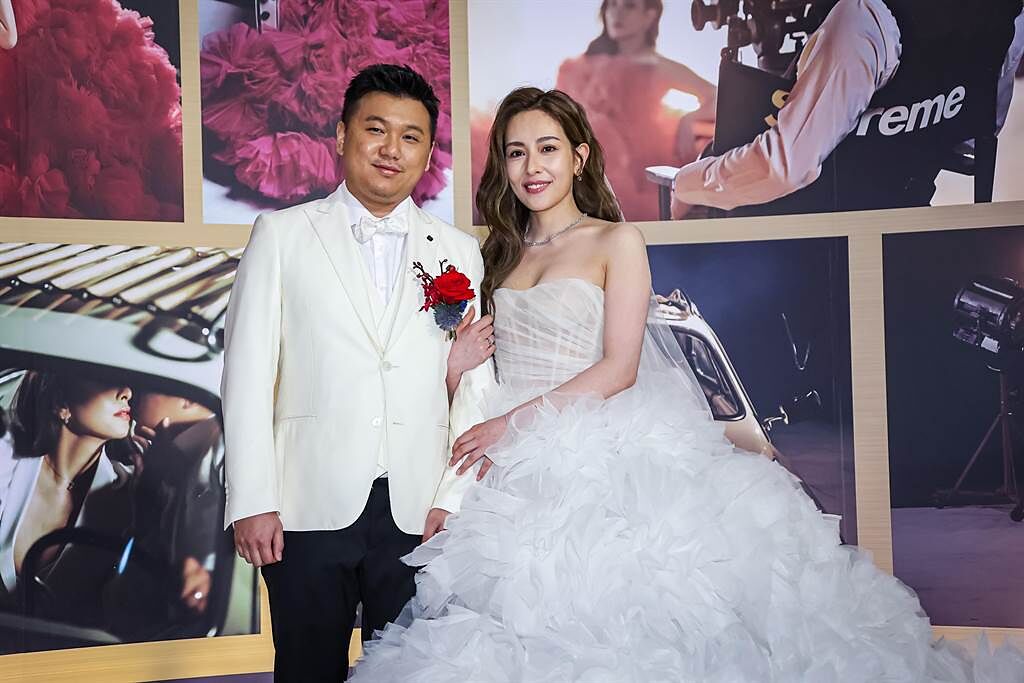 電影《第九分局》導演王鼎霖（左）和「武打甜心」丁巧唯今晚在台北文華東方酒店辦婚宴。（羅永銘攝）