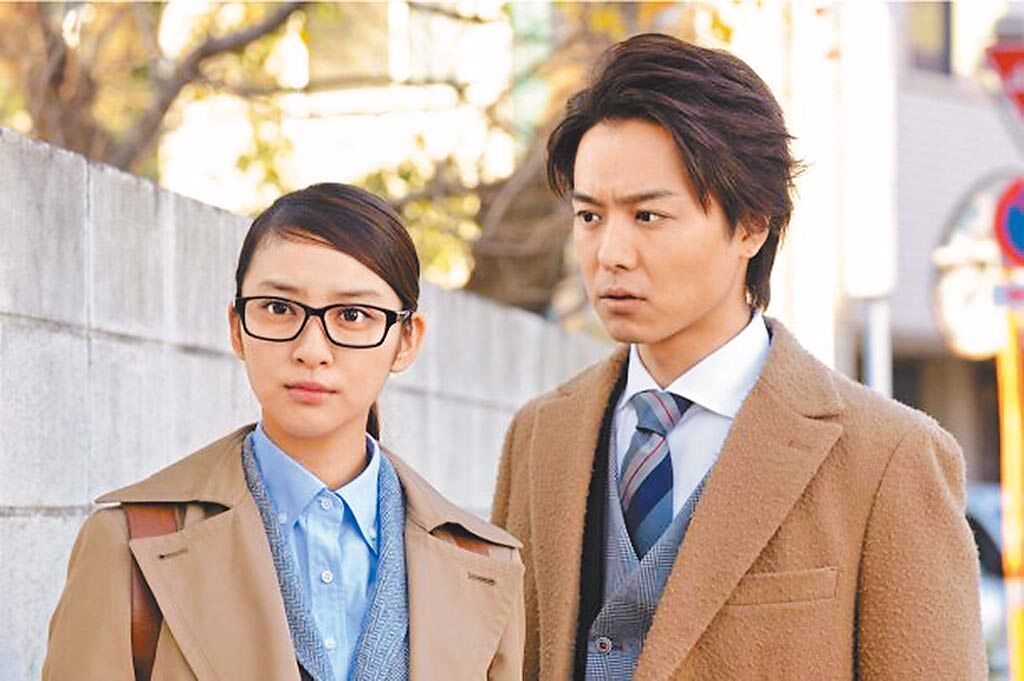 武井咲（左）與TAKAHIRO（右）合演電視劇《戰力外搜查官》相識交往而結婚。（圖／取自豆瓣電影）