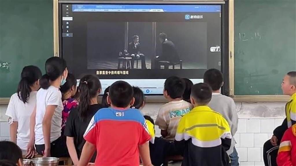 小學生大合唱陳奕迅單曲的影片在網路上瘋傳．（環球音樂提供）