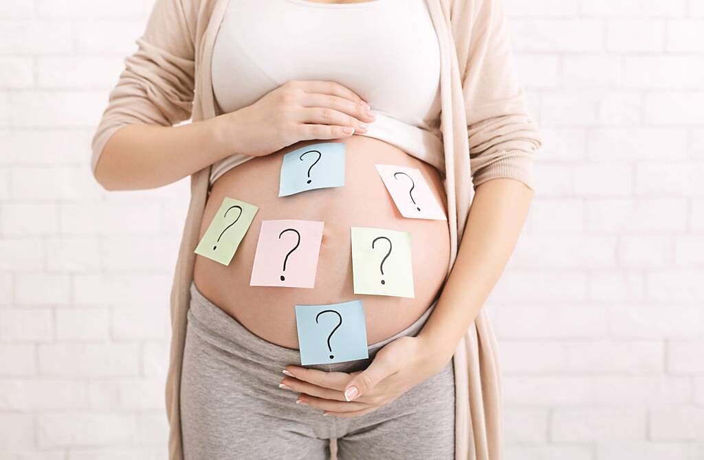 一名嫩媳結婚2個月懷孕，婆婆陪產檢要求驗DNA，懷疑兒子被戴綠帽。(達志影像/shutterstock提供)