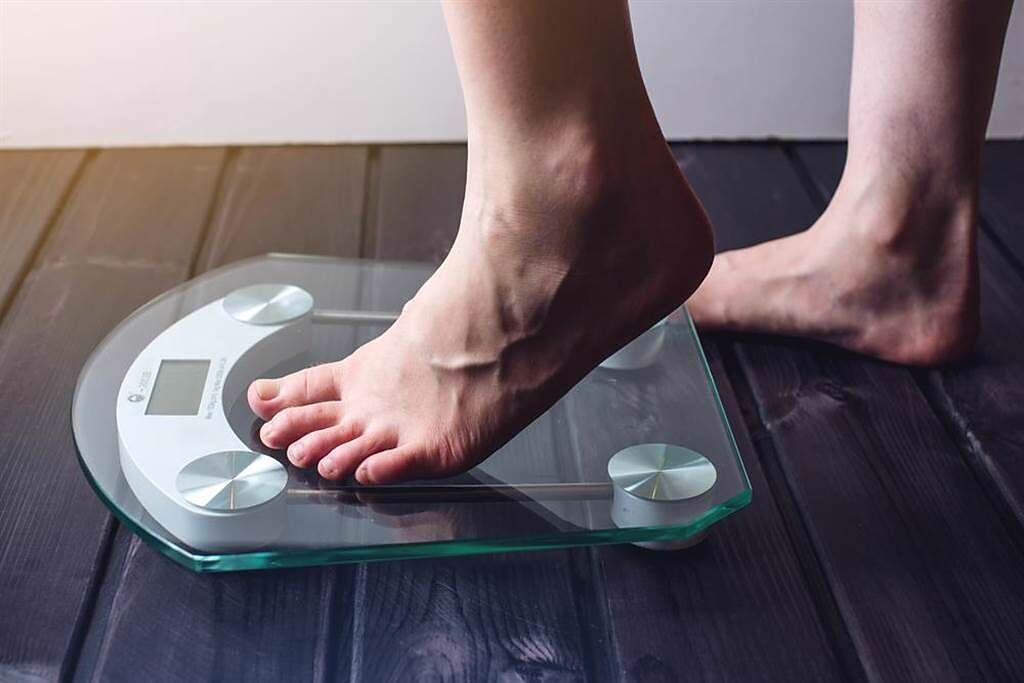免節食也不用多運動 美研究：每天1舉動 年瘦3.4公斤。(示意圖/Shutterstock)