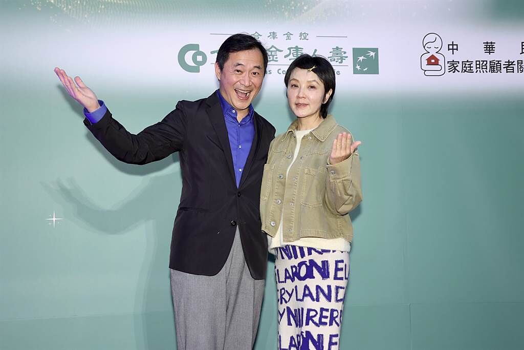 湯志偉（左）和老婆Juby活動，對疫情燒進演藝圈表示不用太擔心。（羅永銘攝）