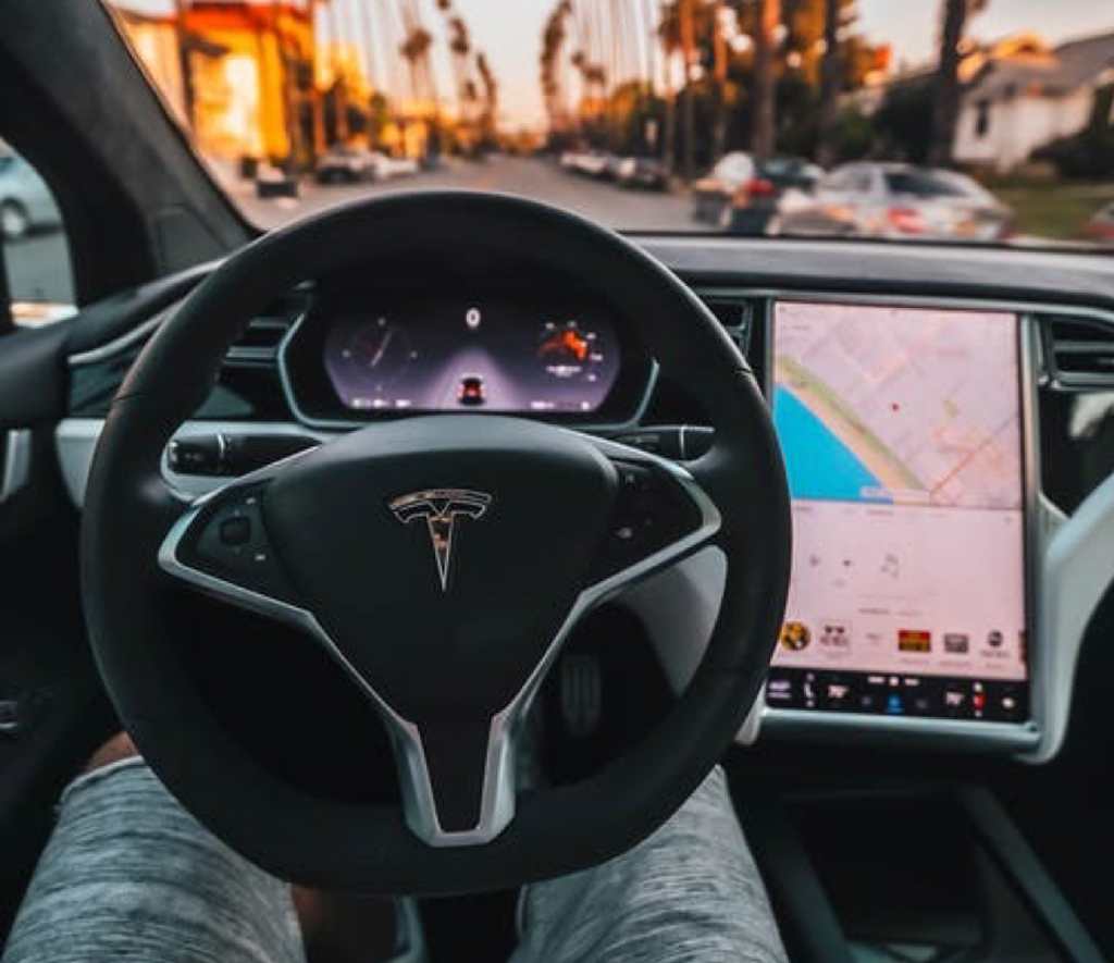 Tesla的Model X一台約390萬 (圖/pexels)