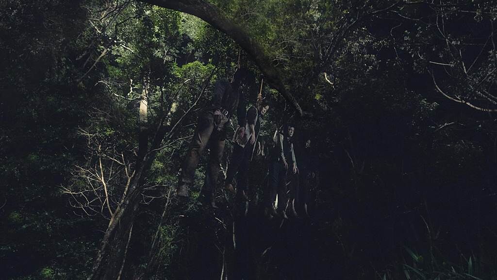 《頭七》一家四口吊死樹上畫面令人震驚。（皮諾丘電影提供）