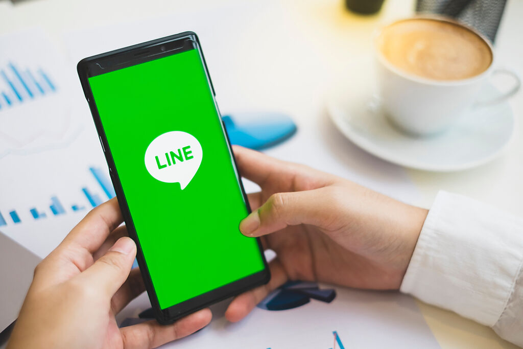 通訊軟體LINE發布新版更新。（示意圖／shutterstock）