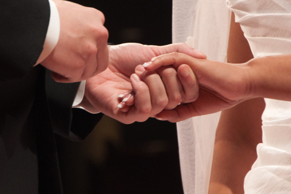 一名女子被催婚對2對象條件抉擇困難，發文求解。(圖/翻攝自EvanForester@flickr)