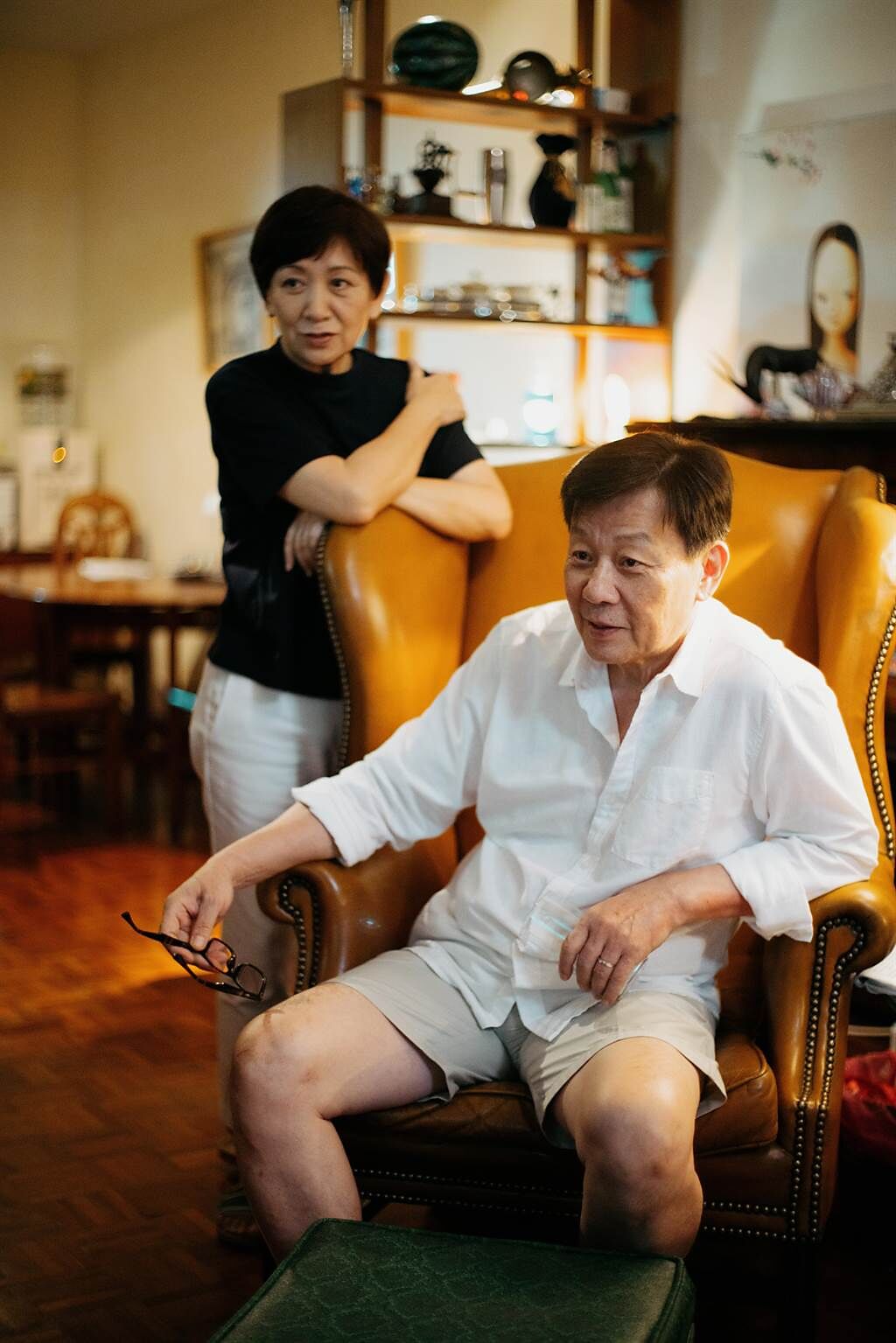 寇世勳(右)與鮑起靜在《一家之主》飾演夫妻。台北双喜電影提供