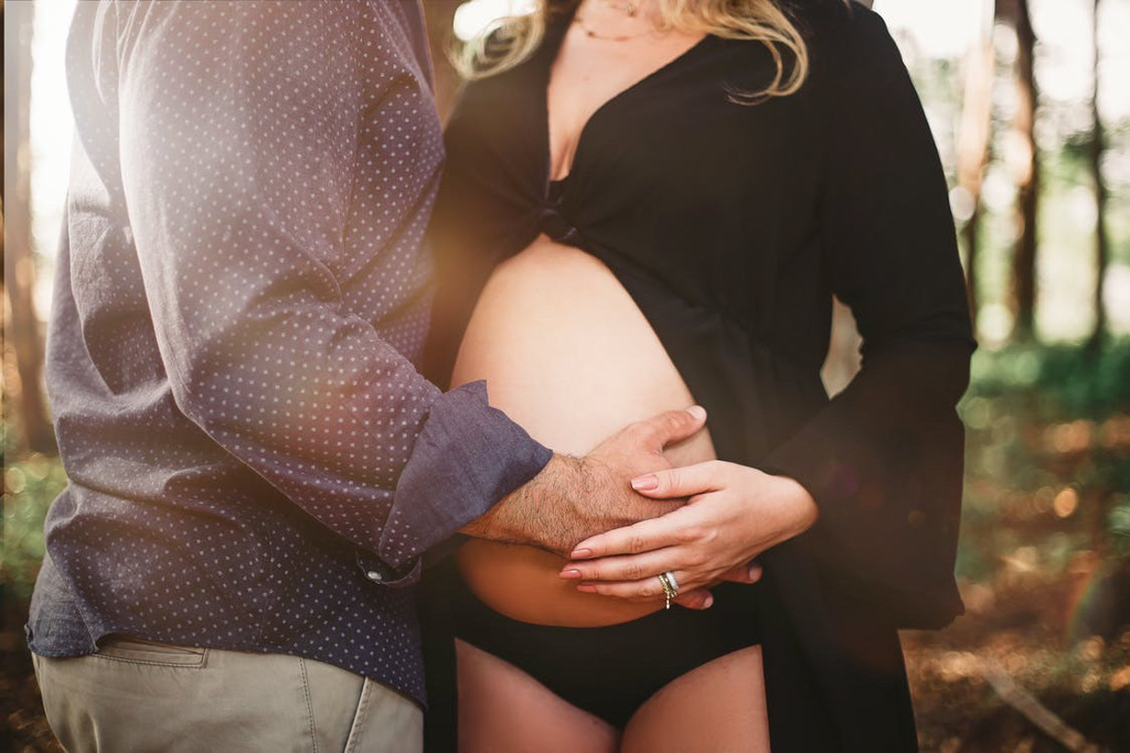 女子懷疑肚中的寶寶屬於公公，而不是丈夫。(示意圖/Pexels)
