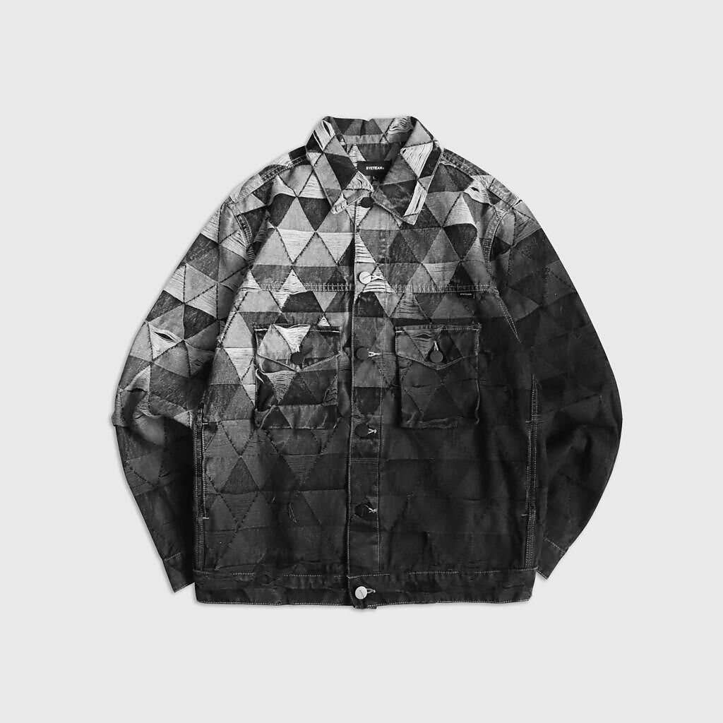 DYCTEAM Gradient jacquard jacket (三角紋)，5380元。（DYCTEAM提供）