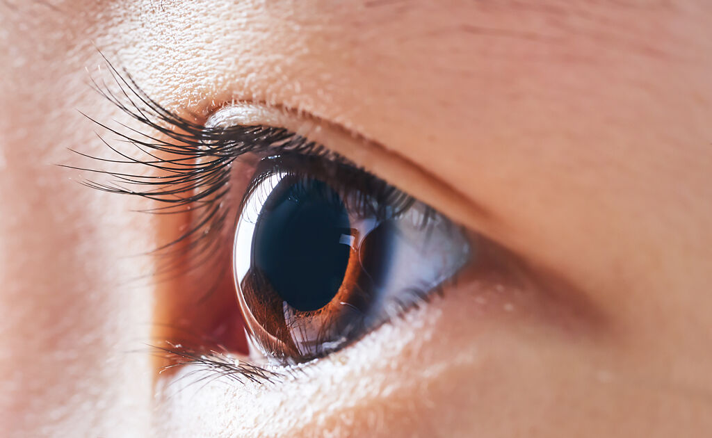 美國科學家對已故者進行研究，發現本體死後，眼球對光依舊有反應，而且時間長達5小時。(示意圖/達志影像)