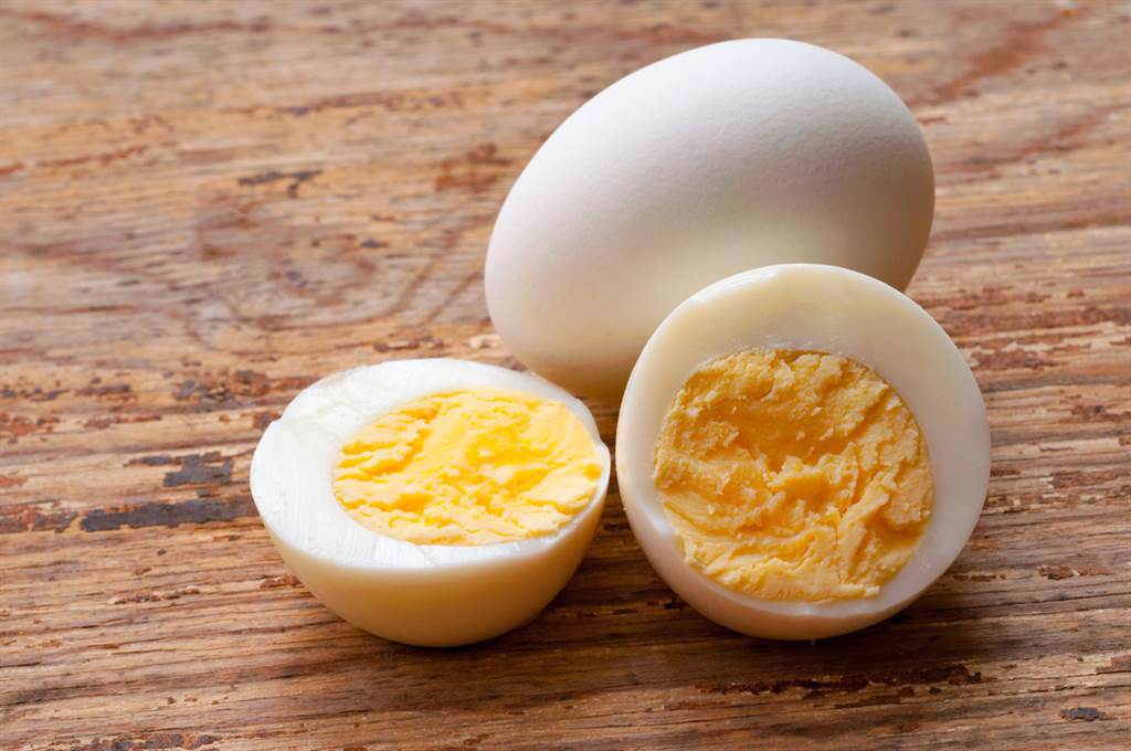蛋熟度要拿捏好，高於攝氏71°才安全。。(圖/達志影像)

