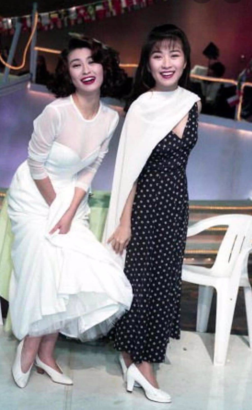 方文琳(右)曬出29年前與楊林(左)的合照，被網友們大讚兩個都是女神。（圖／取自方文琳臉書）