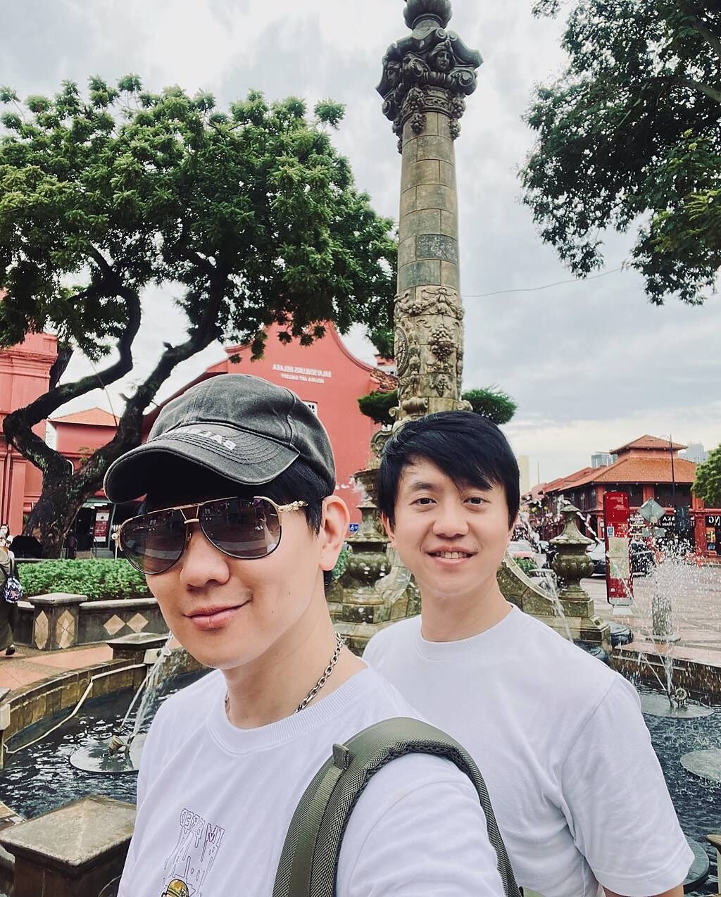 林俊傑和哥哥一起去馬來西亞玩，留下珍貴家人間的合影。(圖/林俊傑 FB)