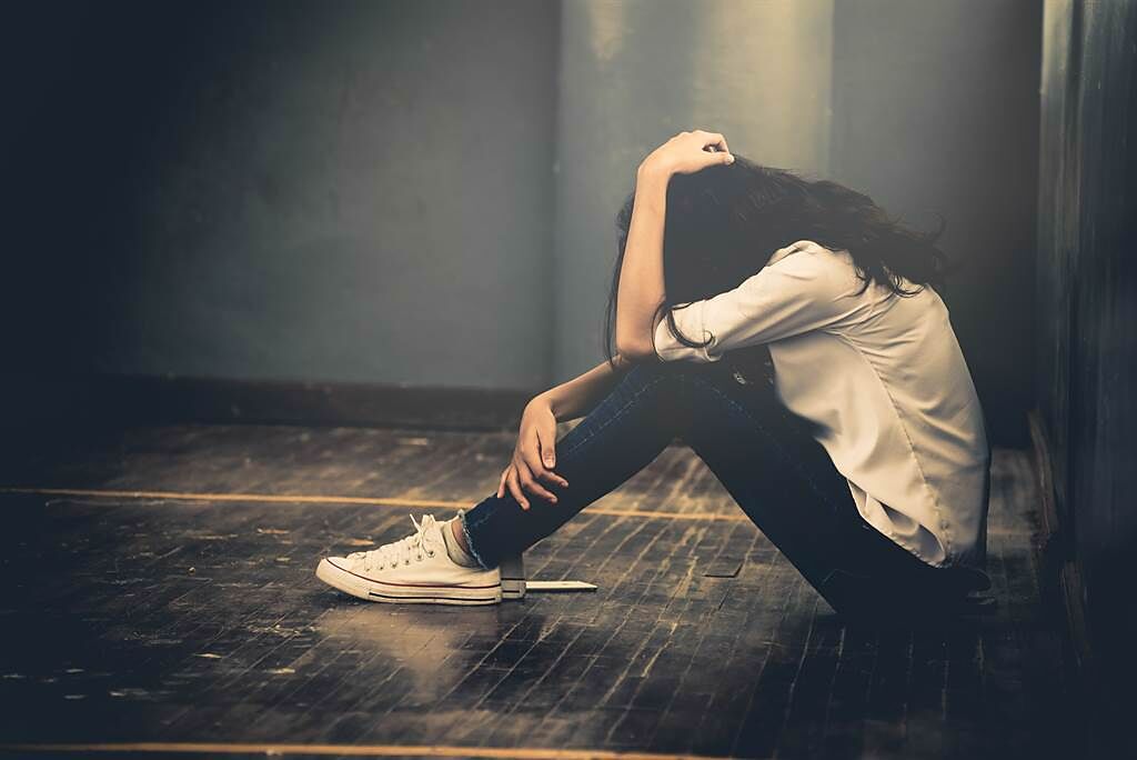 青春期受的傷 恐成一生陰影 專家：孩子身心症狀這樣看。(示意圖/Shutterstock)