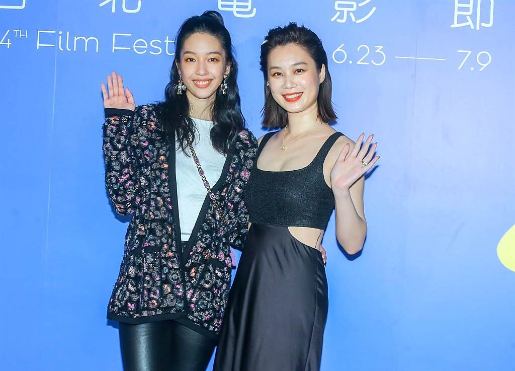 王渝萱（左）與許乃涵在《小藍》飾演母女。（粘耿豪攝）