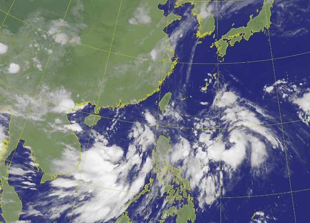 芙蓉颱風今將生成，從南海朝廣東前進，菲律賓東方熱帶擾動發展中，朝琉球海面前進。圖為衛星雲圖。(翻攝自氣象局)