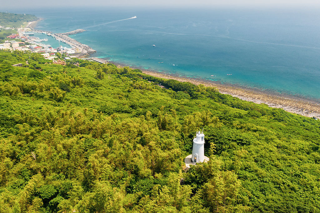 小琉球著名的白燈塔景點，被當地人視為禁地。（示意圖／達志影像）