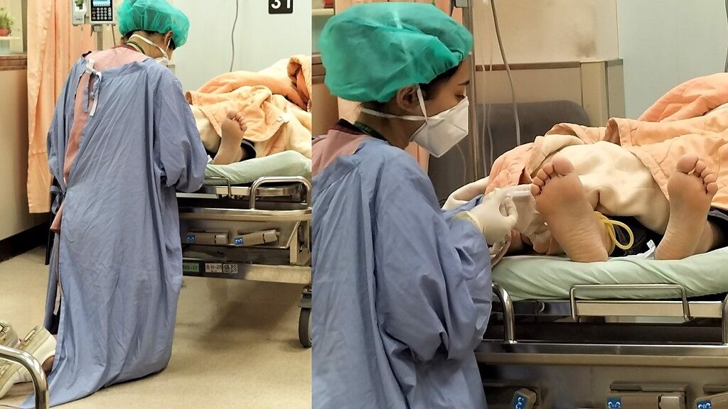 一名女護理師雙膝跪地為病患抽血，讓看到這一幕的網友好震驚，大讚她是天使。（圖／取自爆廢公社）