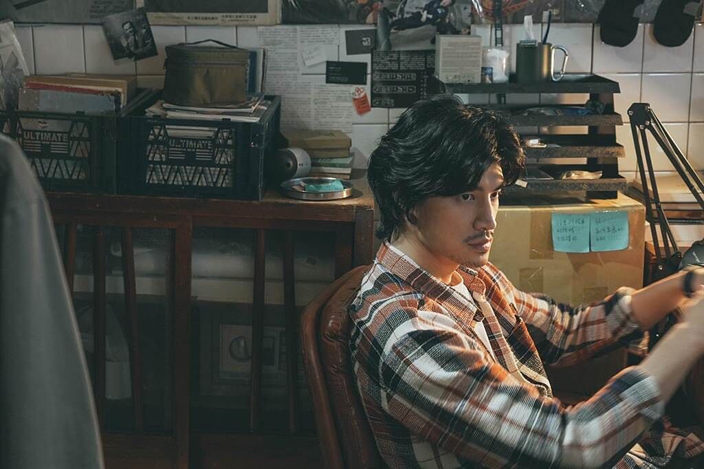羅宏正飾演偵探書屋店長高辰緯。（MyVideo提供）
