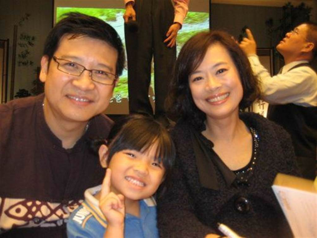楊慶煌與Janet結婚後生活幸福美滿。(圖/翻攝自微博)