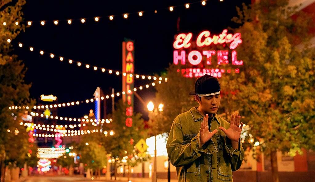 周杰倫釋出新歌MV，赴Las Vegas取景拍攝。（杰威爾音樂提供）