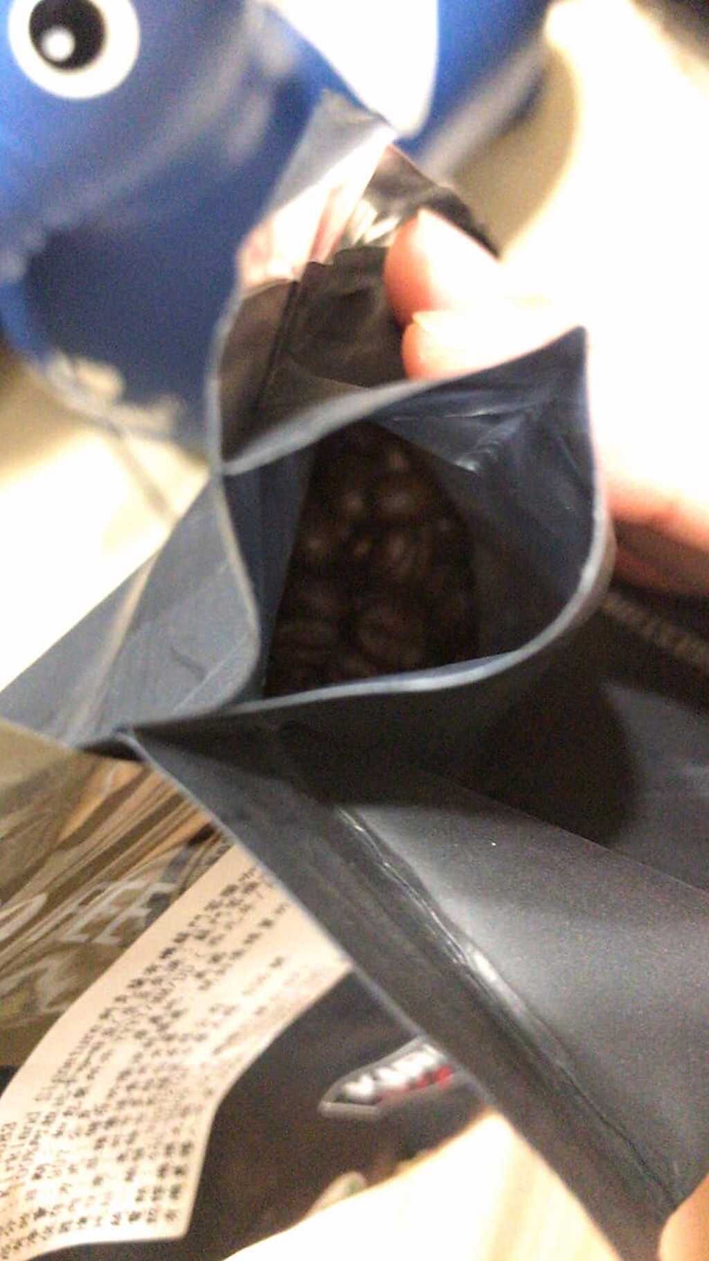 有網友收到通知單才發現自己購買的咖啡豆包裝袋不全。（圖／翻攝自Costco好市多 商品經驗老實說）