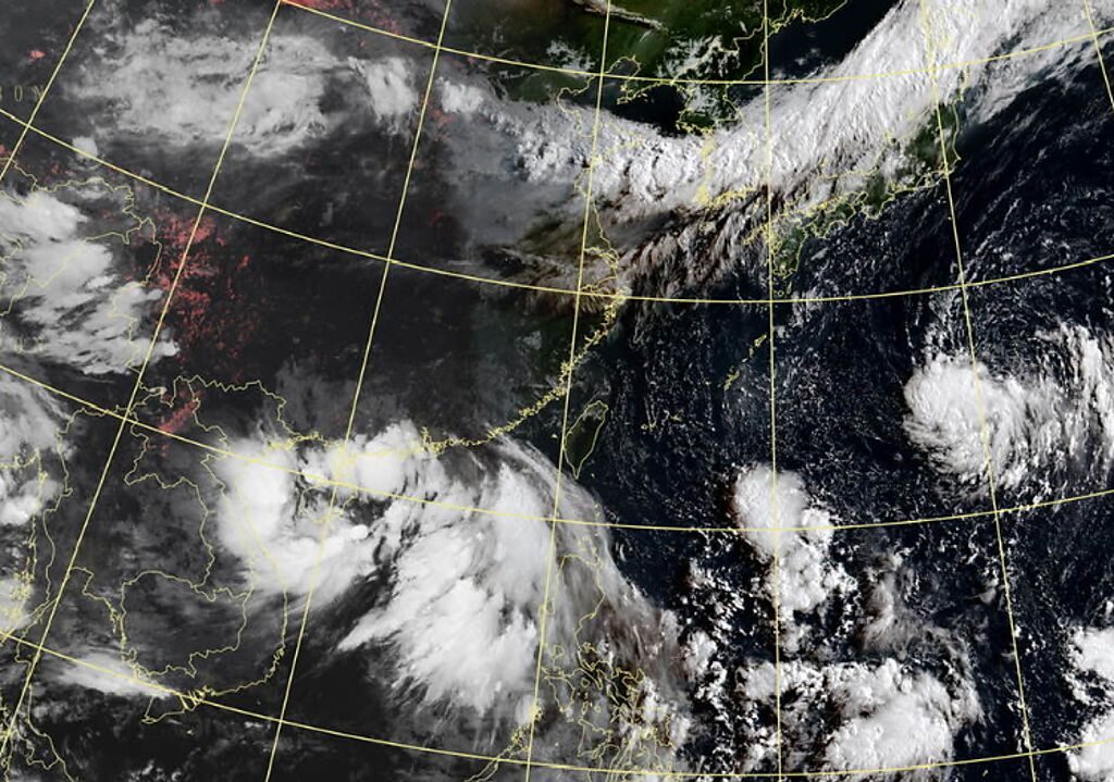 鄭明典認為，日本似乎把季風環流認定為颱風，台灣在預報定義上也應適度調整。（翻攝臉書）