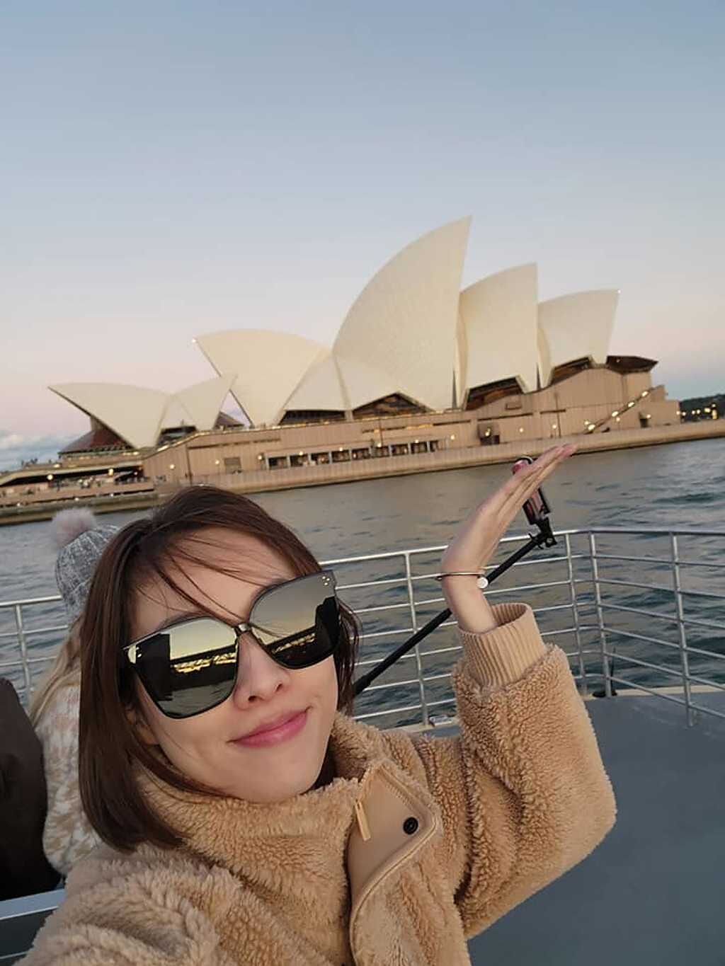 夏語心有幸目睹澳洲雪梨歌劇院，帆船般的屋頂非常漂亮。(圖/夏語心 FB)