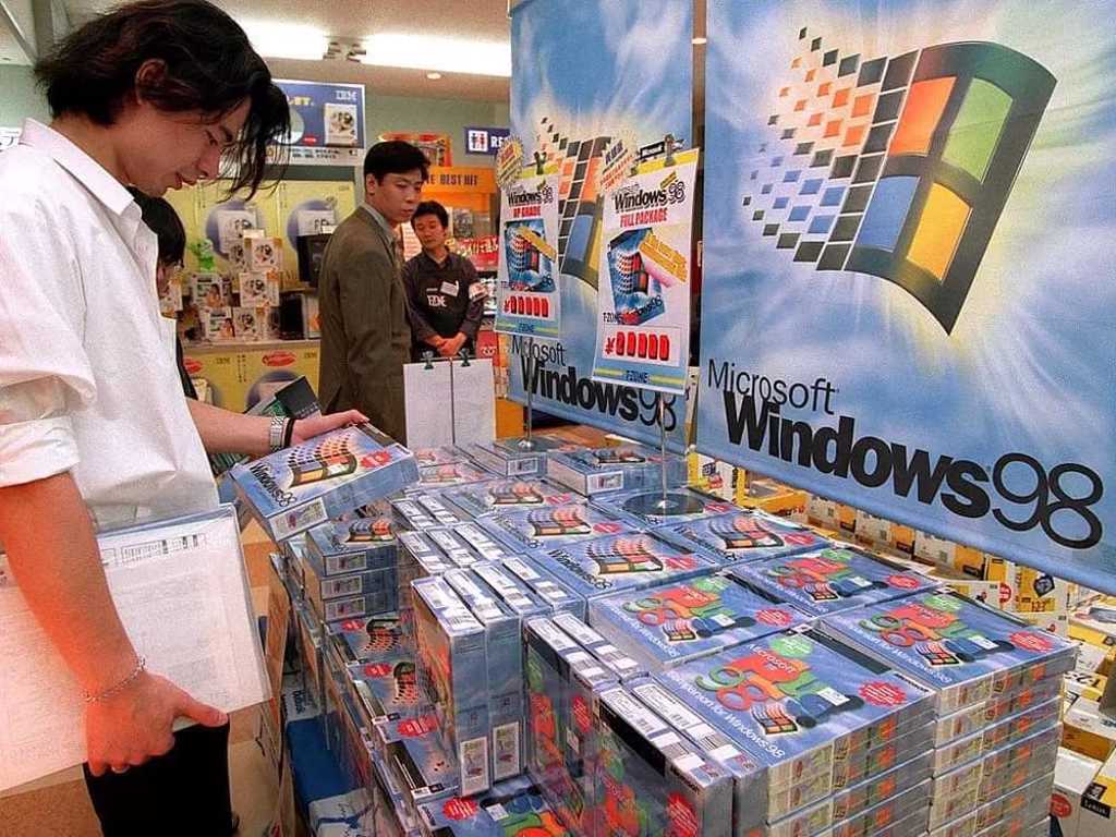 Windows98已成為回憶。(圖/翻攝「爆廢公社公開版」)