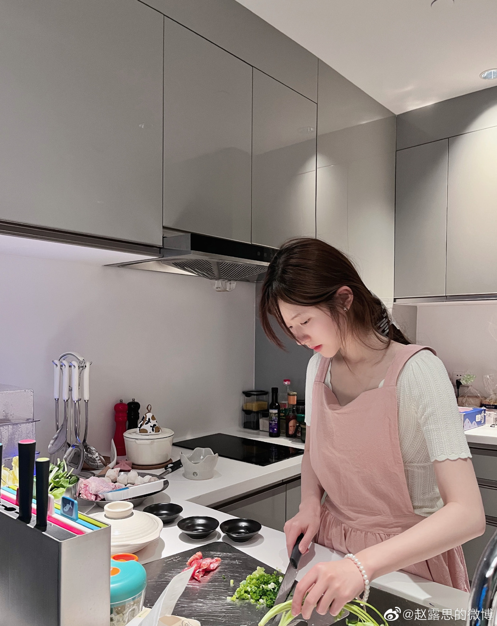 趙露思經常在微博和粉絲分享廚藝。(圖/翻攝自微博@趙露思)
