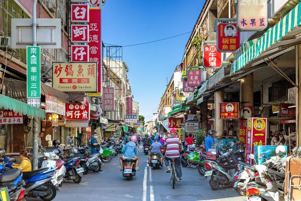 台南的國華街一帶是觀光勝地。（圖／shutterstock）