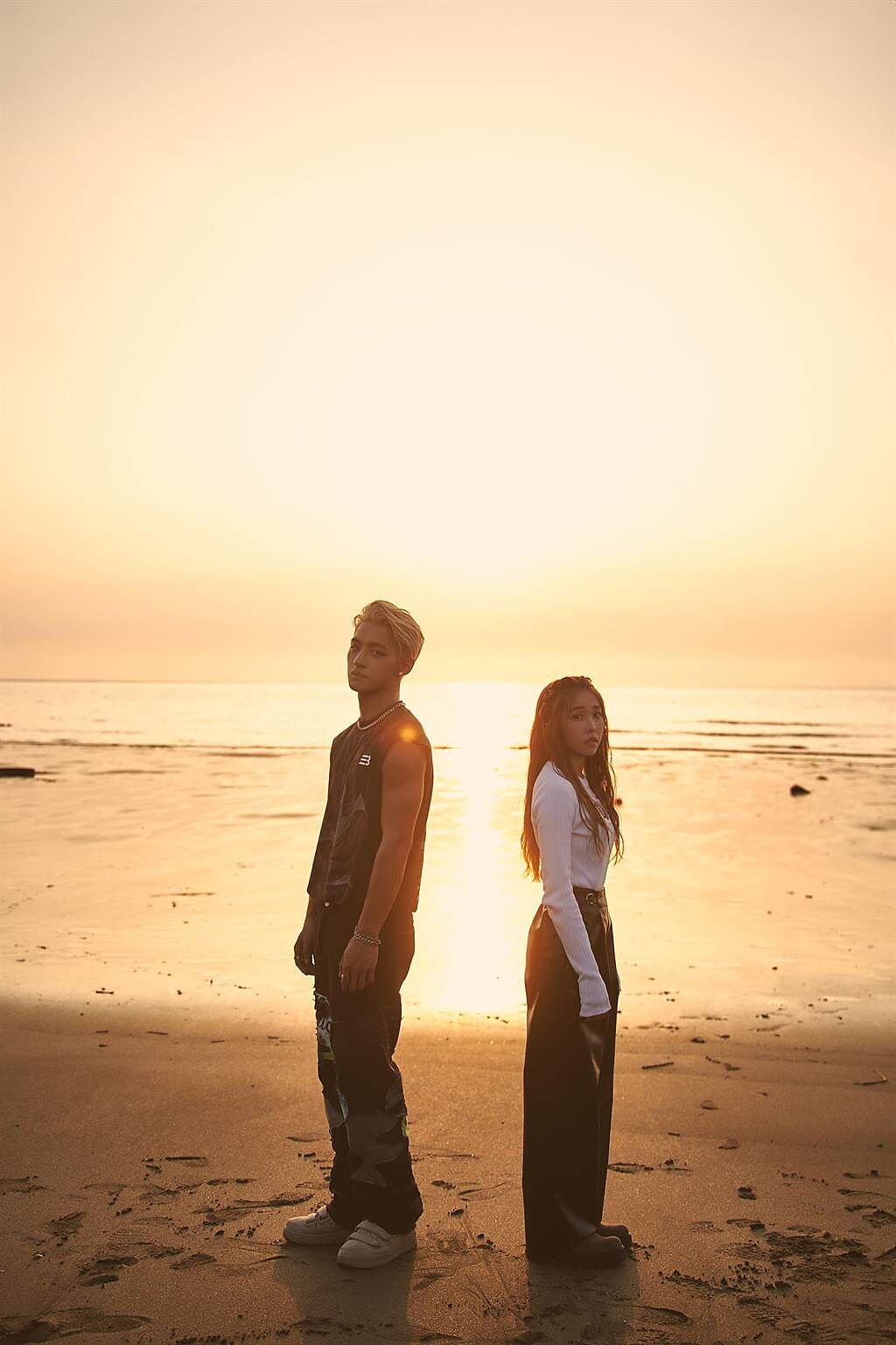 吳霏與艾薇新生代強強聯手推出全新單曲〈起點〉。（環球音樂提供）