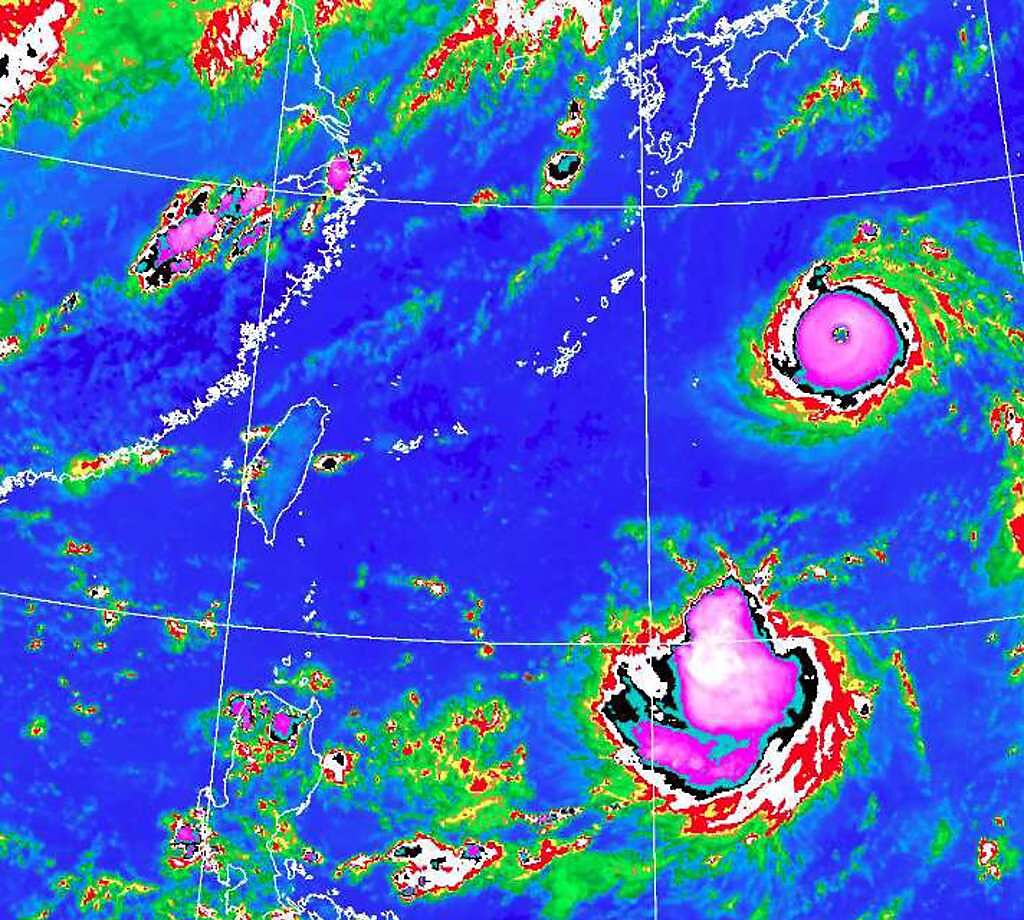 中颱「軒嵐諾」氣象局宣布增強為強烈颱風。(翻攝自氣象局)
