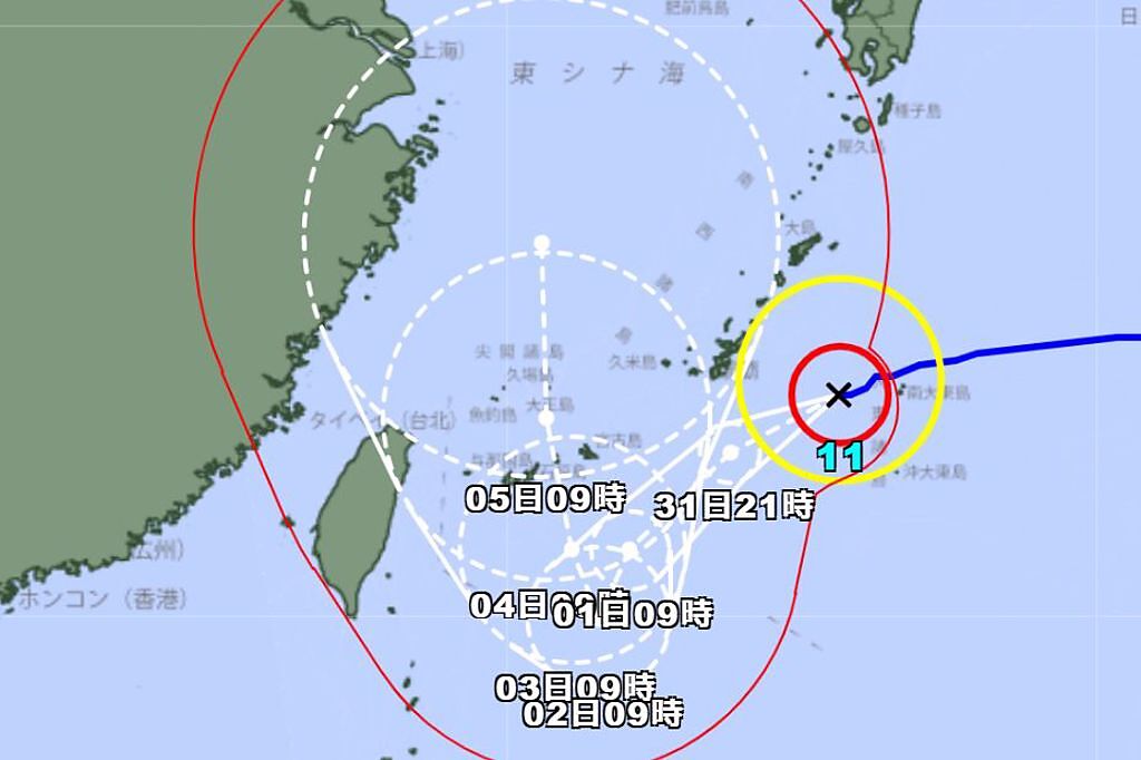 周五、六軒嵐諾颱風在沖繩南方海面滯留，當地官員警告可能會出現強風、土石流、巨浪、河川暴漲、淹水等。(翻攝自日本氣象廳)