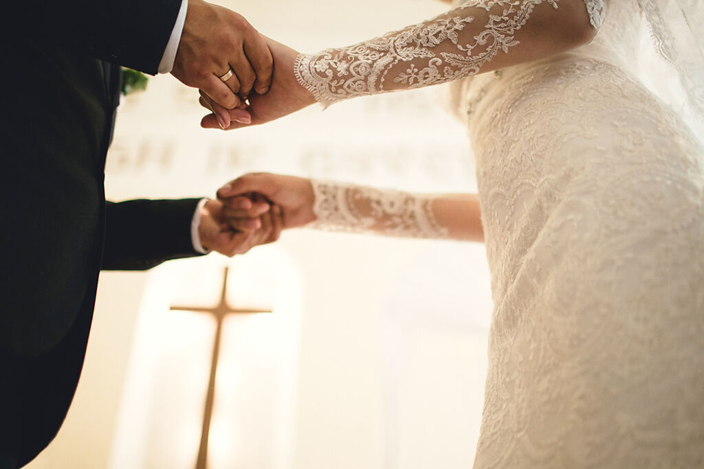 北市一名女子與丈夫登記結婚，籌辦婚禮之際，才驚覺丈夫劈腿女同事。（示意圖／Shutterstock）