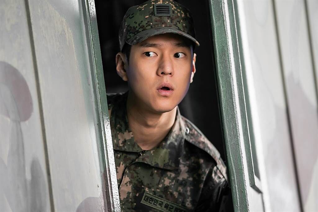 高庚杓在《樂透大作戰》中飾演一名即將退伍的南韓兵長。（采昌提供）