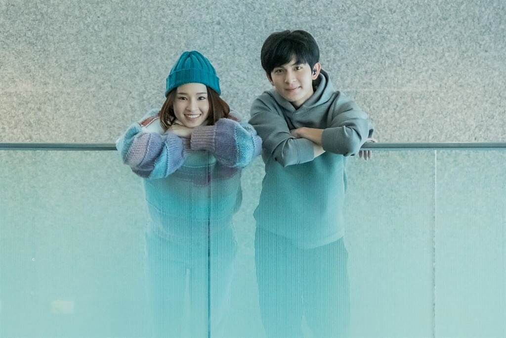 盧以恩（左）和林暉閔在新片《科學少女》4度合作。（華影提供）
