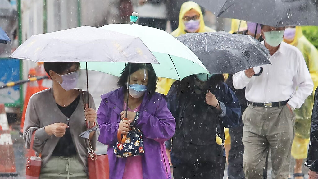 氣象局針對5縣市發布大雨特報，包括基隆市、台北市、新北市、桃園市及宜蘭縣。（圖／示意圖，記者季志翔攝影）