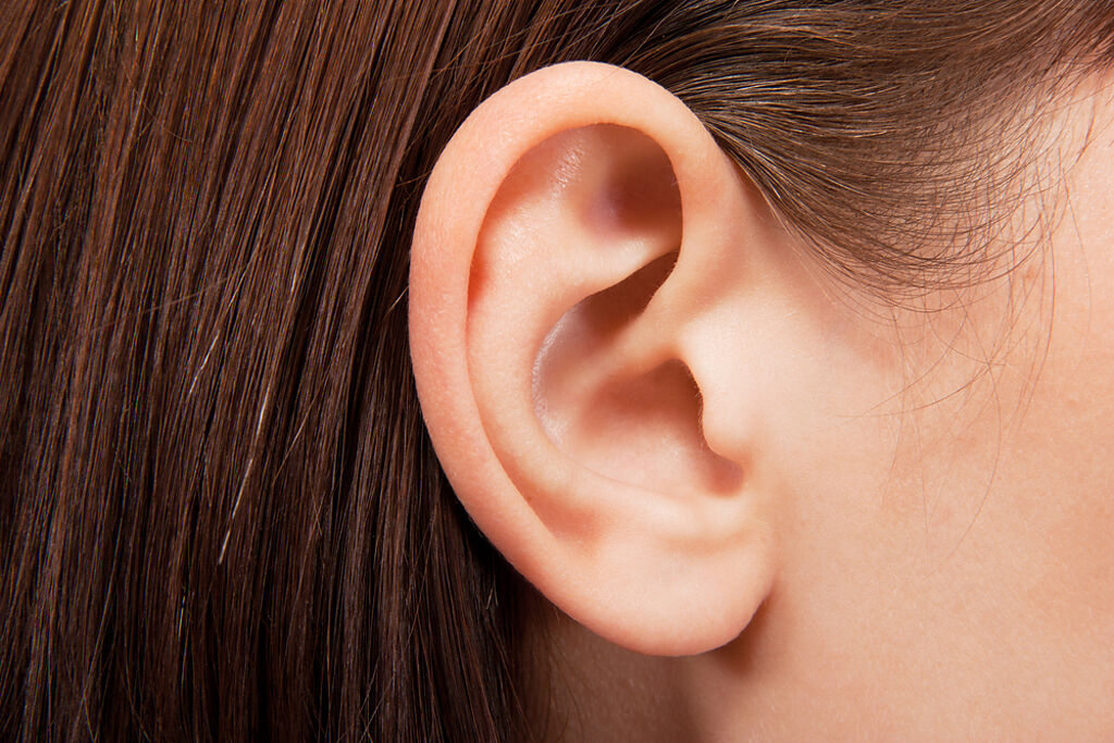一個人的耳朵形狀、位置與大小，和個性、運勢息息相關。（示意圖／Shutterstock）