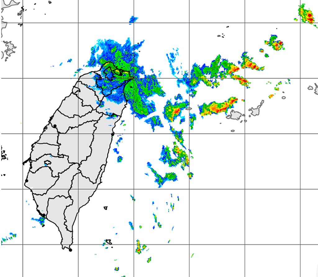受東北風及颱風環流影響，北部、東部周末有雨。（中央氣象局提供）