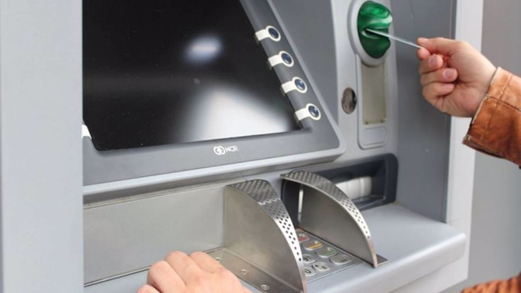 有名網友在ATM存款時驚見巨額款項入帳。(示意圖/翻攝自pixabay)