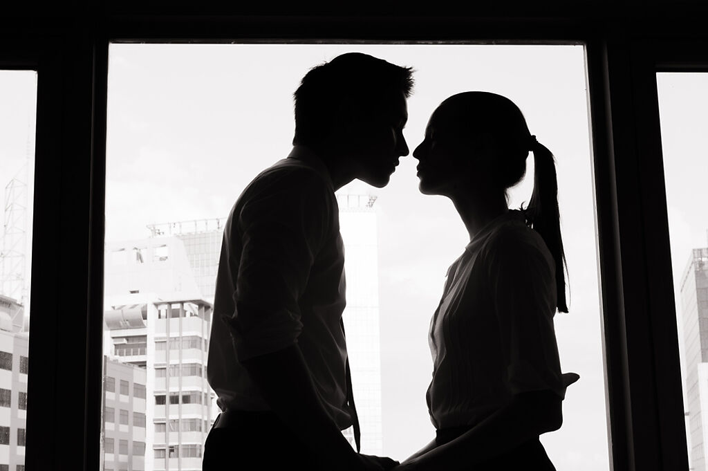 一名男子新婚不到1年，越籍妻子就不告而別返回越南，讓他心死訴請離婚。（示意圖／Shutterstock）