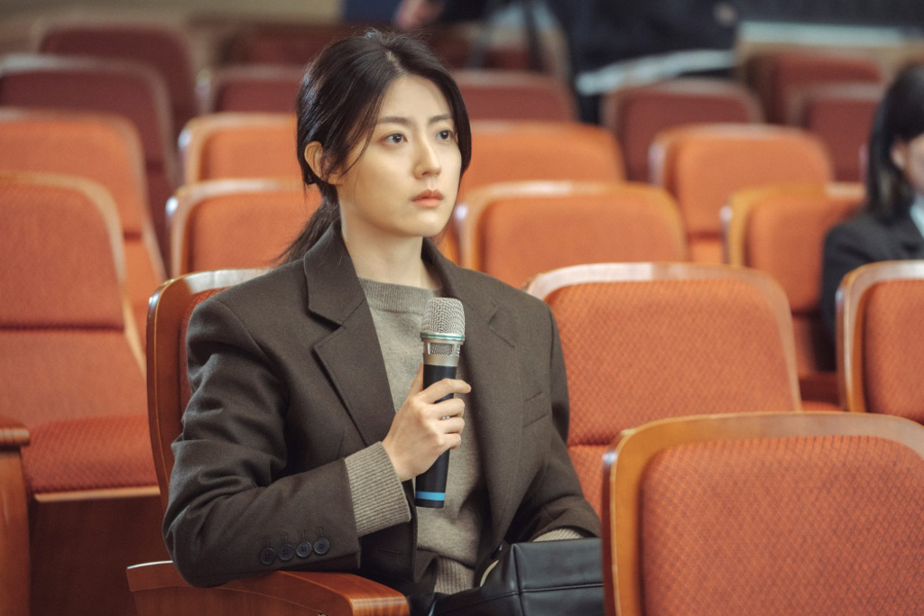 南志鉉在劇中飾演仁珠的妹妹仁京。（圖／翻攝自Netflix）
