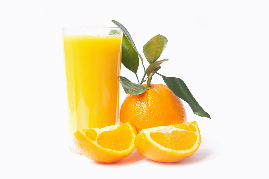 研究發現，經常喝柳橙汁的人，失智症風險比較低。( 示意圖/ Shutterstock )