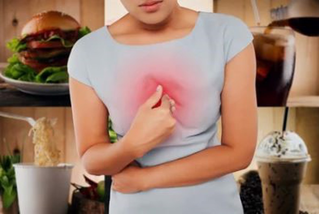 當人類將食物吞嚥後，食物在胃中會經胃酸消化，再往下移動至小腸，此時若食物或胃酸往上逆流至食道而引起不適症狀。（示意圖/123RF）